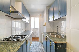 Ático en venta en El Turó de la Peira en Barcelona