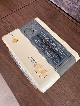 Reloj Radio Despertador Sony modelo ICF-A10L