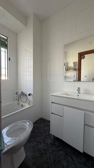 Casa adosada en venta en Illora