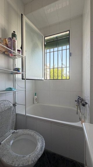 Casa adosada en venta en Illora