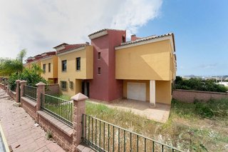 Casa adosada en venta en Capuchinos en Vélez-Málaga