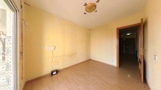Piso en venta en Fondo en Santa Coloma de Gramanet
