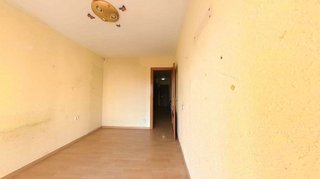 Piso en venta en Fondo en Santa Coloma de Gramanet