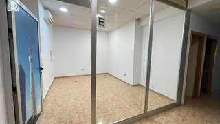 Local comercial en alquiler en Camí fondo en Valencia