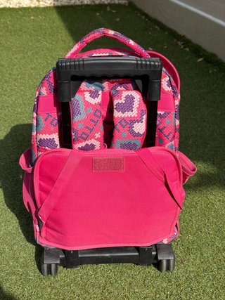 Mochila Totto con ruedas en perfecto estado