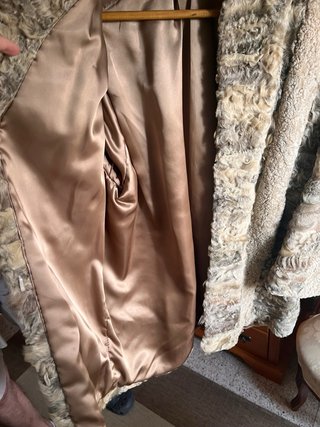 Chaquetón de astracán beige y marrón
