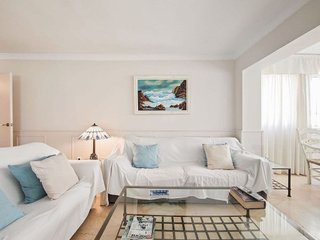 Piso en venta en Playa de la Fontanilla en Marbella