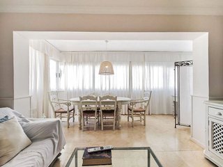 Piso en venta en Playa de la Fontanilla en Marbella