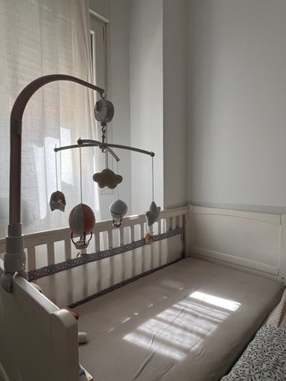 Móvil de cuna con figuras