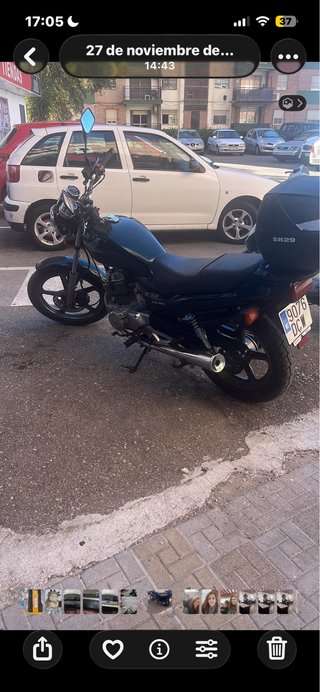 Honda CB250 Naked Moto