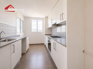 Piso en venta en Poniente-Norte - Miralbaida - Parque Azahara en Córdoba
