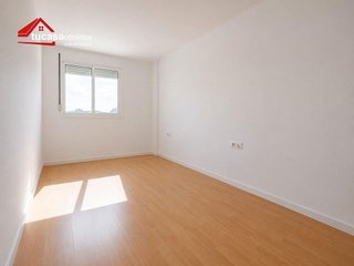Piso en venta en Poniente-Norte - Miralbaida - Parque Azahara en Córdoba