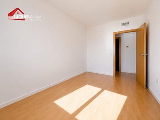 Piso en venta en Poniente-Norte - Miralbaida - Parque Azahara en Córdoba