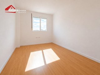 Piso en venta en Poniente-Norte - Miralbaida - Parque Azahara en Córdoba