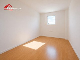 Piso en venta en Poniente-Norte - Miralbaida - Parque Azahara en Córdoba