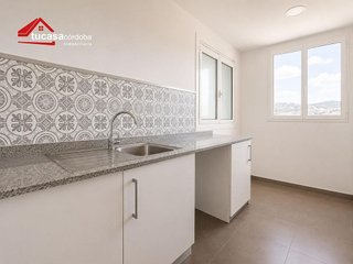 Piso en venta en Poniente-Norte - Miralbaida - Parque Azahara en Córdoba