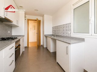 Piso en venta en Poniente-Norte - Miralbaida - Parque Azahara en Córdoba