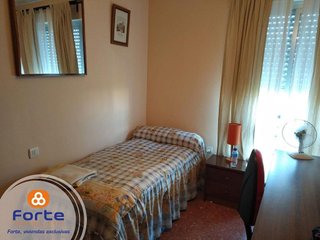 Piso en venta en Poniente-Norte - Miralbaida - Parque Azahara en Córdoba