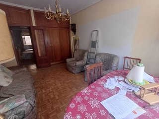 Piso en venta en Valdeacederas en Madrid