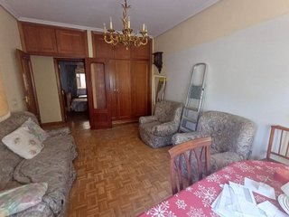 Piso en venta en Valdeacederas en Madrid