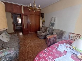 Piso en venta en Valdeacederas en Madrid
