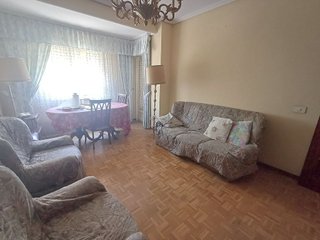 Piso en venta en Valdeacederas en Madrid