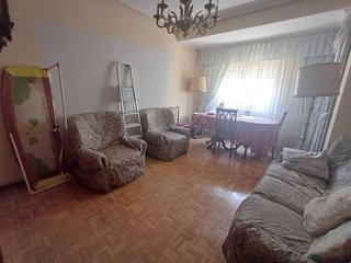 Piso en venta en Valdeacederas en Madrid