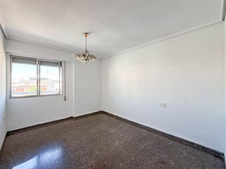 Piso en venta en Camí fondo en Valencia