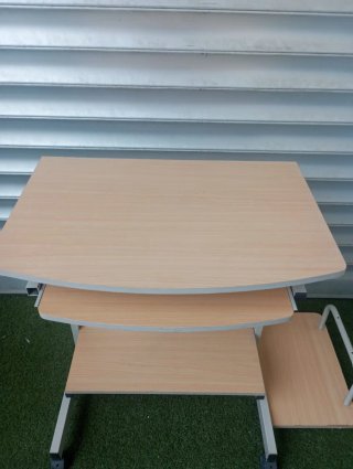 Mesa Ordenador con Bandejas Extraíbles