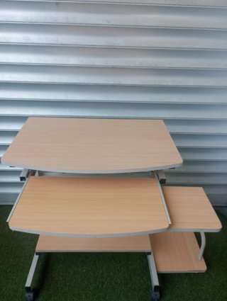 Mesa Ordenador con Bandejas Extraíbles