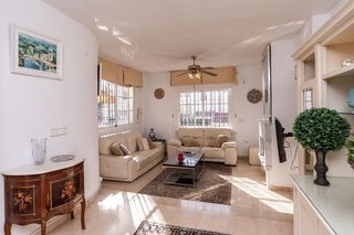 Casa pareada en venta en Costabella en Marbella