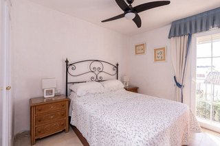 Casa pareada en venta en Costabella en Marbella