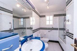 Casa pareada en venta en Costabella en Marbella