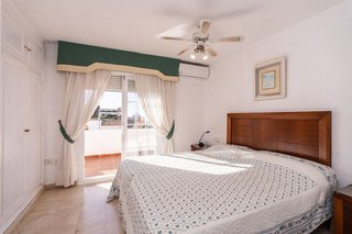 Casa pareada en venta en Costabella en Marbella