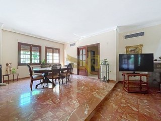 Chalet en venta en Palomares del Río