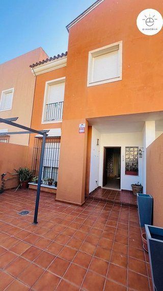 Casa adosada en venta en Medina-Sidonia