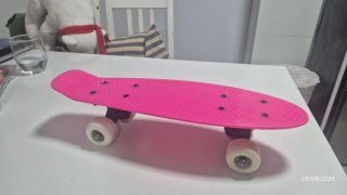 Monopatín rosa para niños