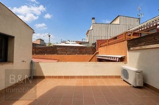 Casa en venta en Les Arenes - La Grípia  Can Montllor en Terrassa