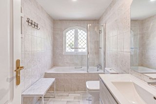 Piso en venta en Real de Zaragoza en Marbella