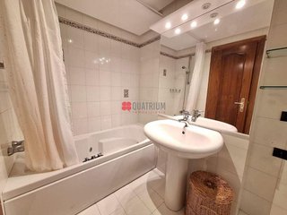 Piso en venta en Ensanche - Sar en Santiago de Compostela