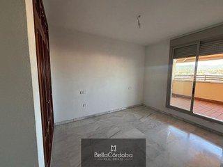Piso en venta en Santa Rosa - Valdeolleros en Córdoba