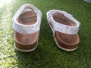 Zapatillas y sandalias niña