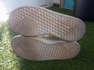 Zapatillas y sandalias niña