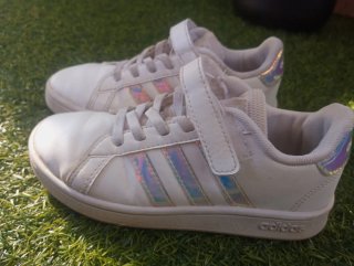 Zapatillas y sandalias niña