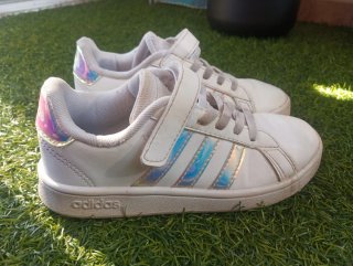 Zapatillas y sandalias niña