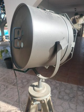 Lámpara Trípode Metálica Gris