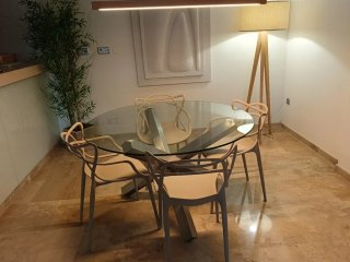 Mesa Comedor Cristal y Acero + 4 Sillas