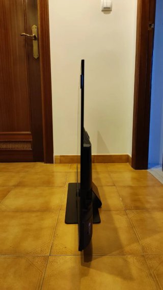 Loewe bild 1.43 UHD LED TV