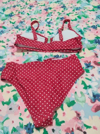 Bikini de lunares rojo y blanco