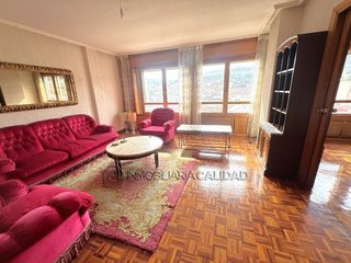 Piso en venta en Plaza España - Villa Pilar - Reyes Católicos - Vadillos en Burgos
